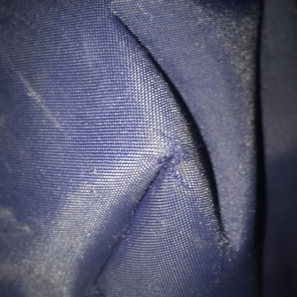 Reposhing Authentic Longchamp tote - Picture 9 of 10